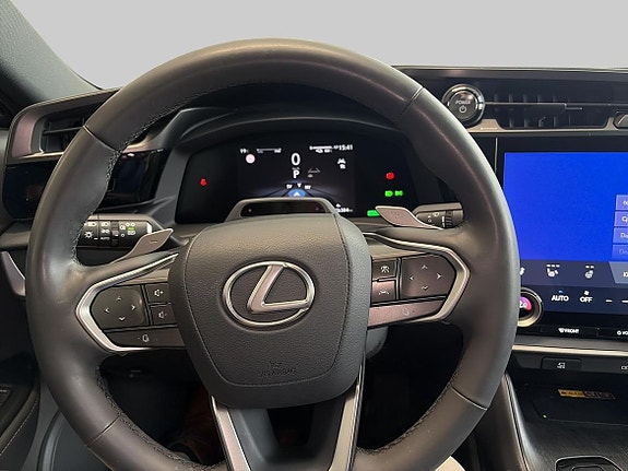 Lexus RZ300e 9 of 16