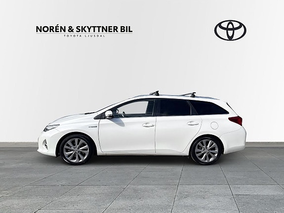 Toyota Auris 3 of 10