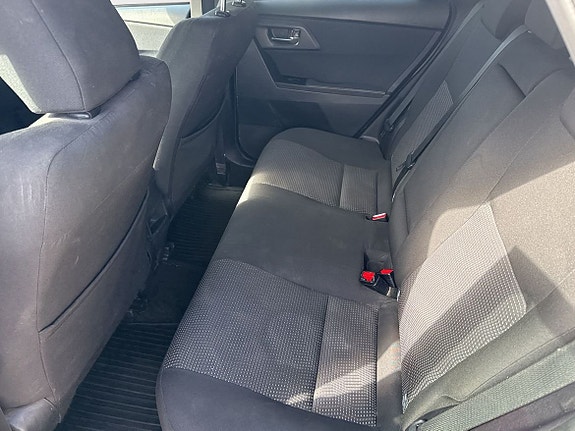 Toyota Auris 7 of 10