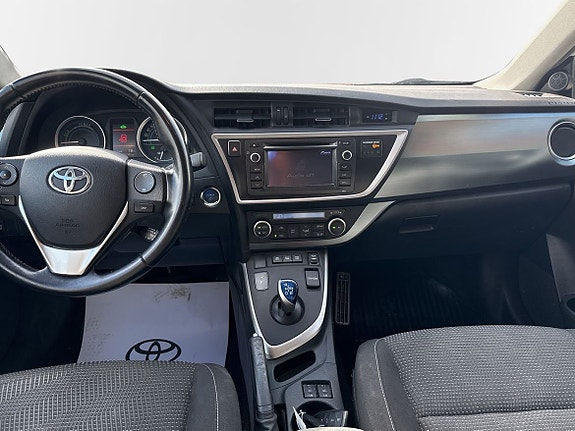 Toyota Auris 8 of 10