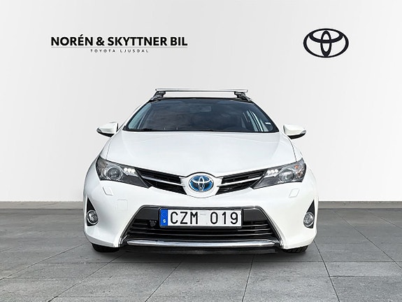 Toyota Auris 5 of 10