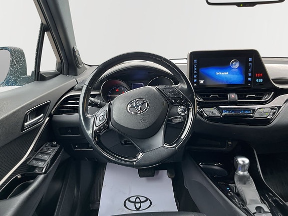 Toyota C-HR 10 of 11