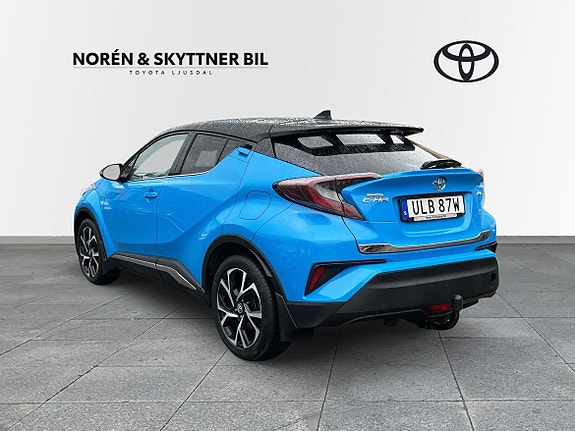 Toyota C-HR 3 of 11