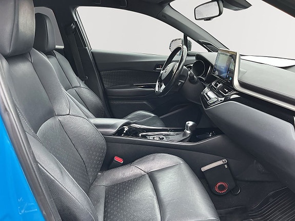 Toyota C-HR 7 of 11