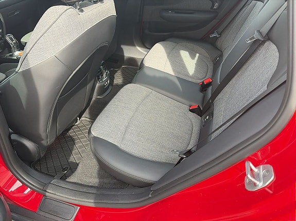 MINI Clubman Cooper S 8 of 17