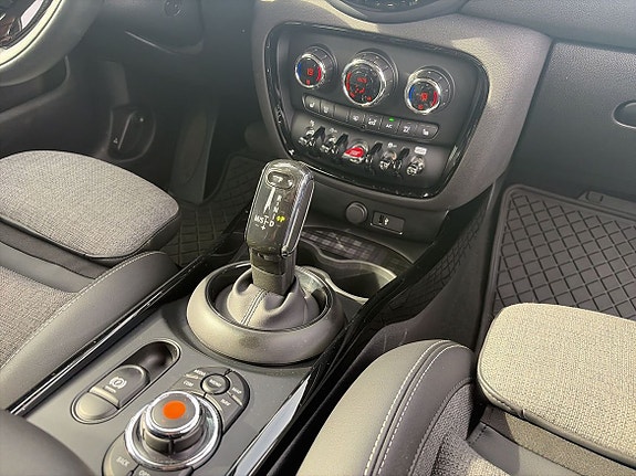 MINI Clubman Cooper S 12 of 17