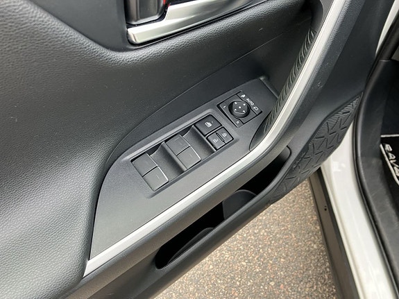 Toyota RAV4 14 of 20
