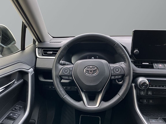 Toyota RAV4 11 of 20