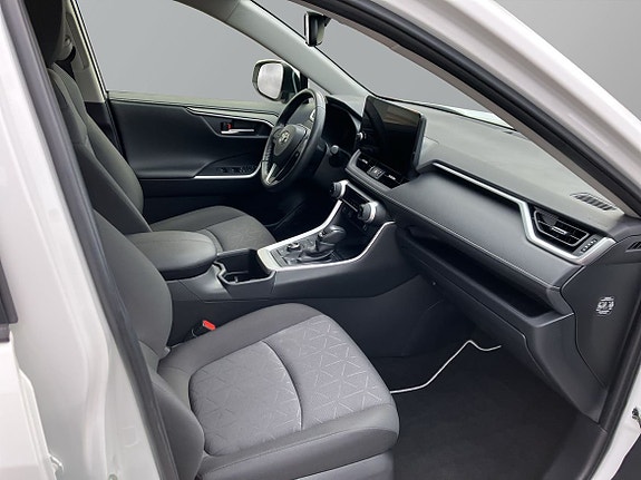 Toyota RAV4 8 of 20