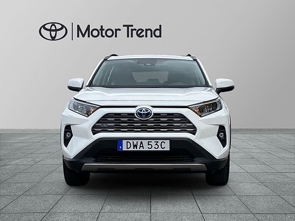 Toyota RAV4 6 of 20