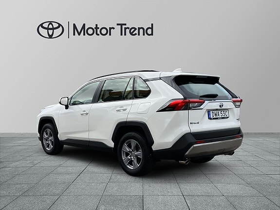 Toyota RAV4 3 of 20