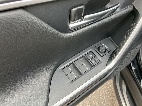 Toyota RAV4 15 of 19