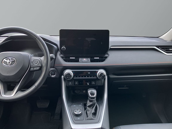 Toyota RAV4 10 of 19