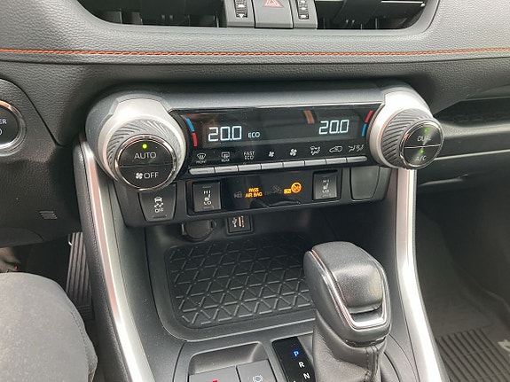Toyota RAV4 16 of 19
