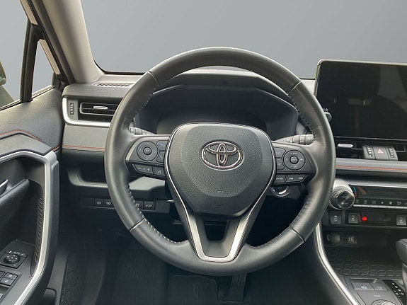 Toyota RAV4 11 of 19