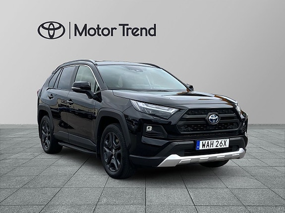 Toyota RAV4 7 of 19