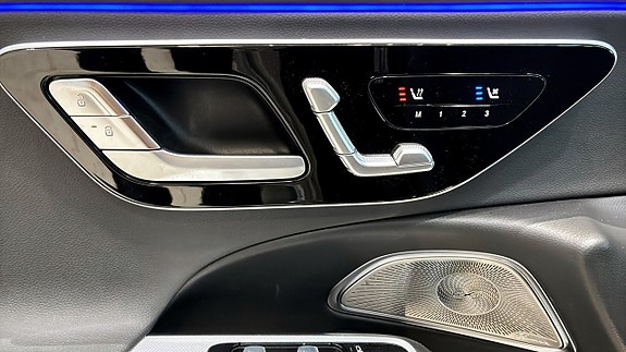 Mercedes-Benz E300 de 14 of 25