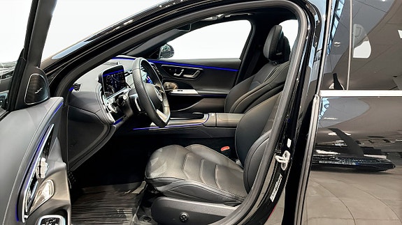 Mercedes-Benz E300 de 13 of 25