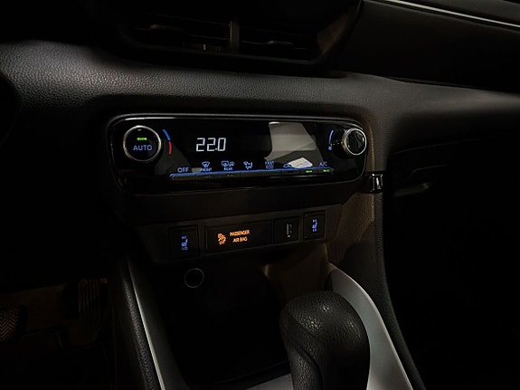 Toyota Yaris 17 of 21
