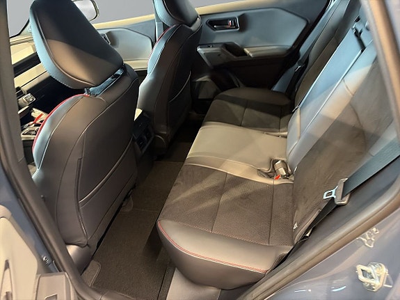 Toyota RAV4 Plug-in Hybrid 11 of 18