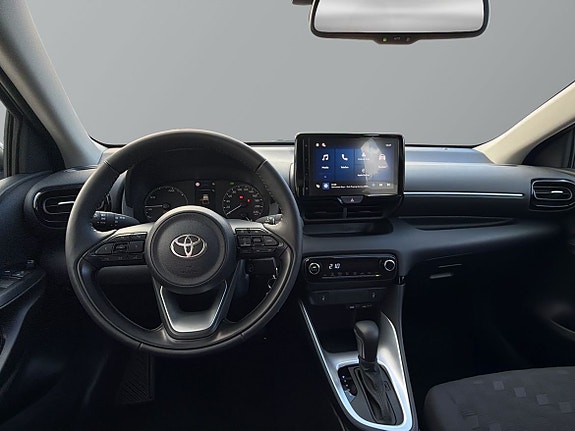 Toyota Yaris 11 of 24