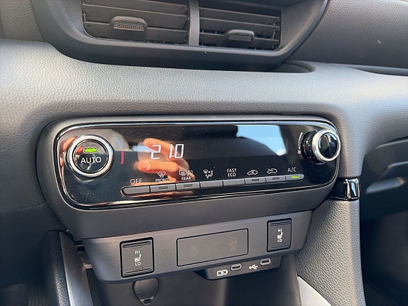 Toyota Yaris 17 of 24