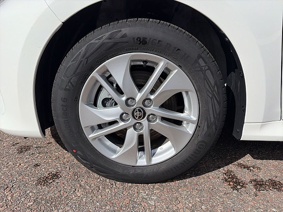 Toyota Yaris 24 of 24