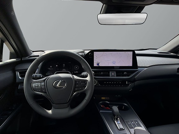 Lexus UX300h 11 of 26