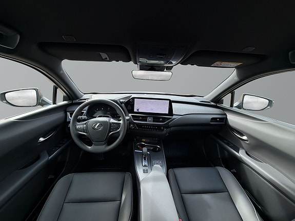 Lexus UX300h 10 of 26