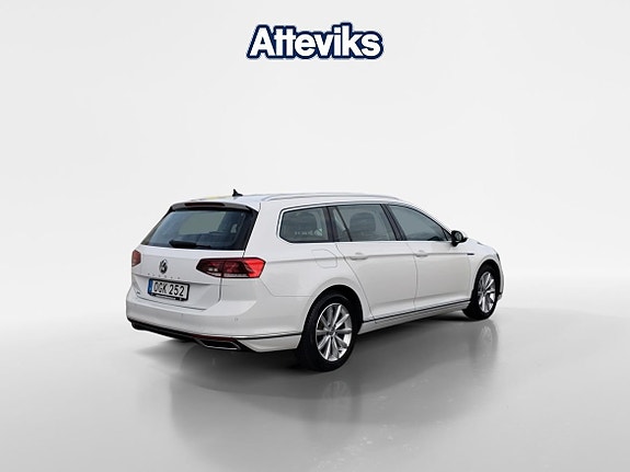 Volkswagen Passat 3 of 15