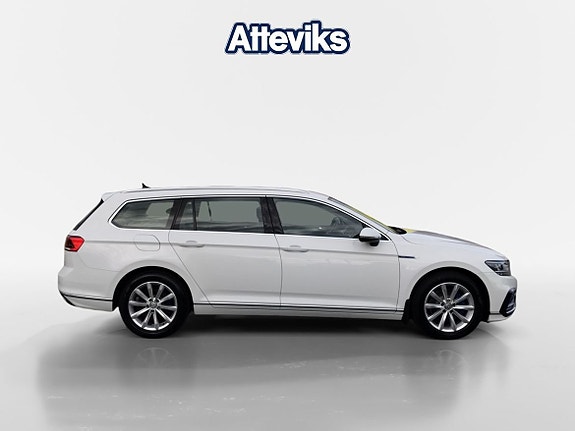 Volkswagen Passat 2 of 15