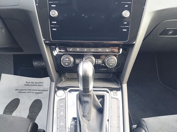 Volkswagen Passat 11 of 15