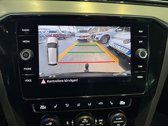 Volkswagen Passat Alltrack 9 of 12