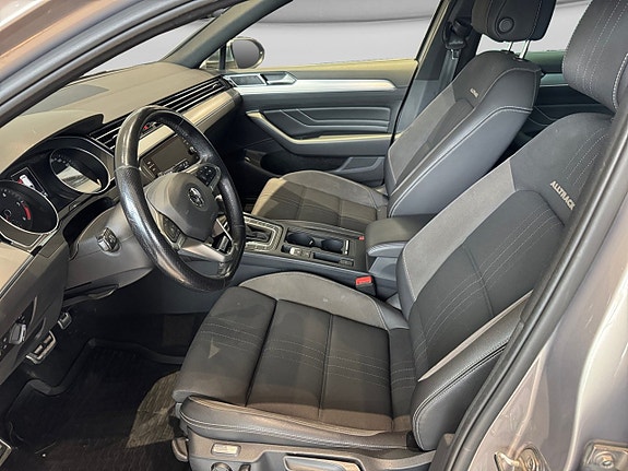 Volkswagen Passat Alltrack 7 of 12
