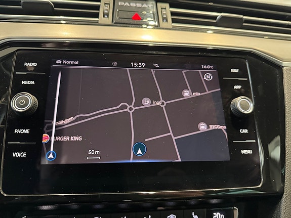 Volkswagen Passat Alltrack 10 of 12