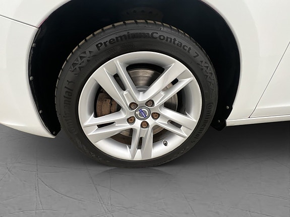 Volvo V60 25 of 29