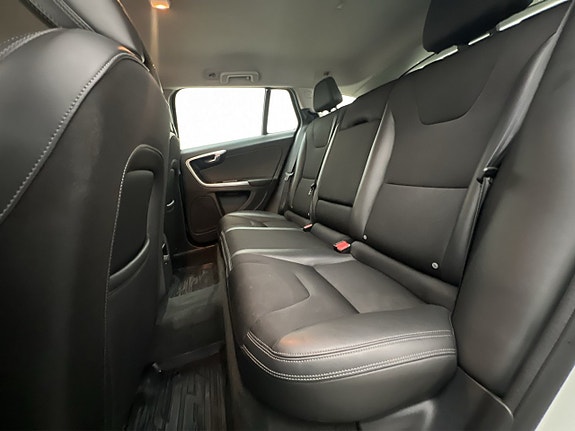 Volvo V60 15 of 29