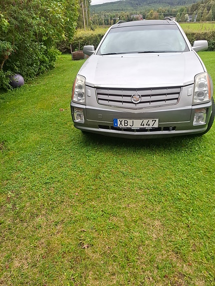 Cadillac SRX 2 of 4