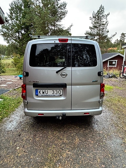 Nissan NV200 9 of 12