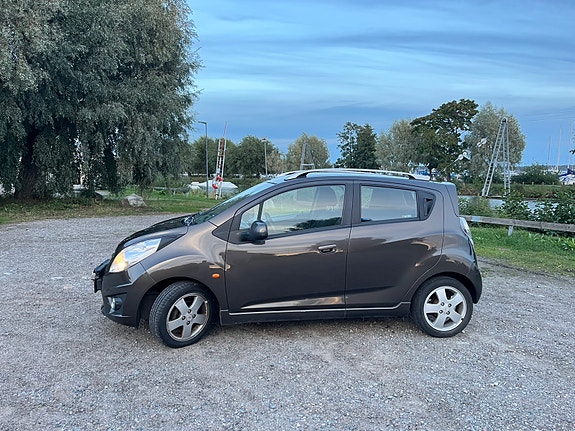 Chevrolet Spark 3 of 9