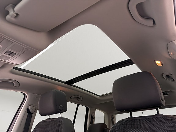 Volkswagen Touran 18 of 30