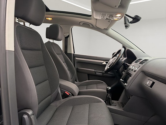 Volkswagen Touran 14 of 30