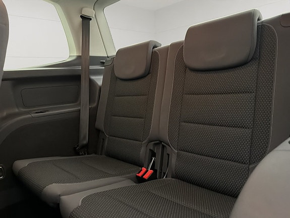 Volkswagen Touran 17 of 30