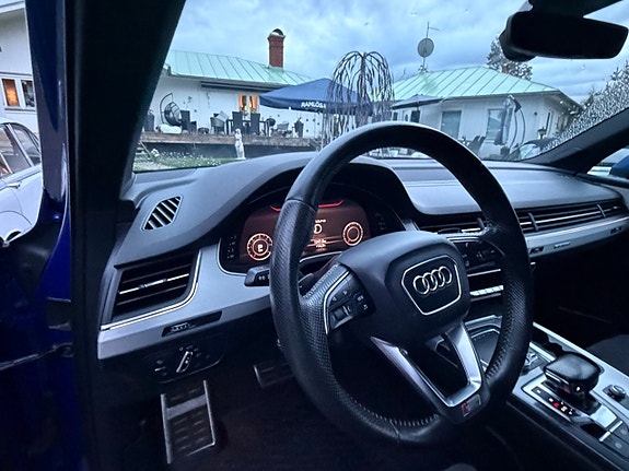 Audi Q7 11 of 16