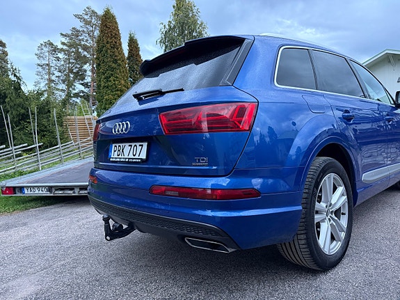 Audi Q7 8 of 16