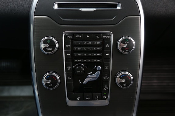 Volvo XC70 23 of 27