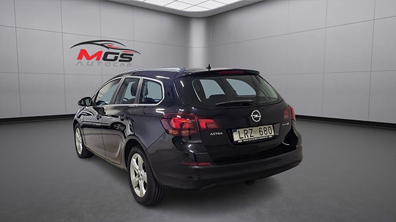 Opel Astra 4 of 27