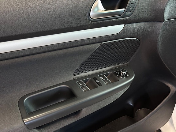 Volkswagen Golf I 17 of 19