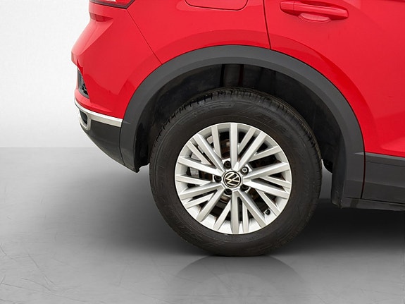 Volkswagen T-Roc 29 of 30