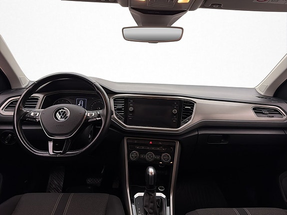 Volkswagen T-Roc 13 of 30